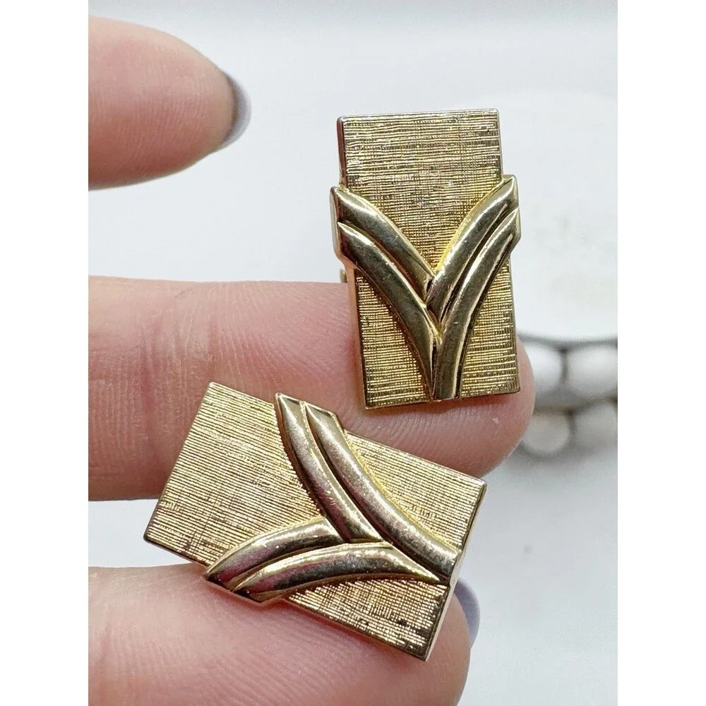 Vintage Swank Gold Tone Cufflinks Chevron Arrow Geometric Rectangle Design